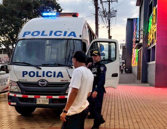 Přátelé na cestách: Příručka pro řidiče – autentické cestování KOSTARIKOU