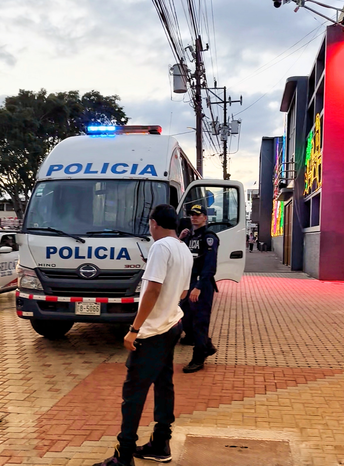 Co můžete očekávat, když vás v Kostarice zastaví policie: 